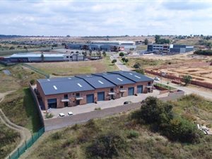 180 m² Industrial space in Cosmo City