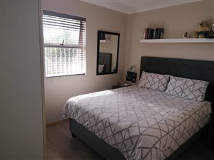 2 Bed Apartment in Bothasig