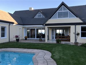 3 Bed House in Pezula Golf Estate