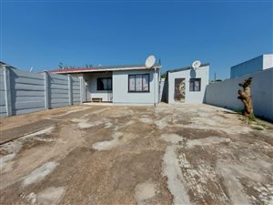 3 Bed Townhouse in Trenance Manor
