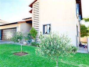 4 Bedroom House in Leeuwenhof Estate