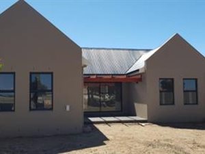 3 Bed House in Fairview Golf Estate
