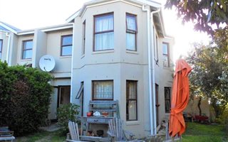 3 Bedroom Townhouse in Kommetjie