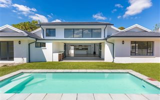 5 Bedroom House in Constantia