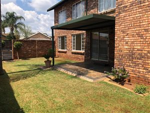 2 Bed Apartment in Wierda Glen