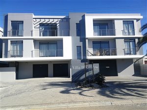 2 Bed Apartment in Bloubergstrand
