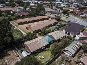 14 Bedroom Apartment in Nigel Central
