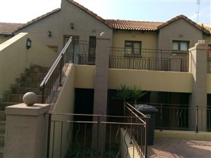 2 Bed Apartment in Constantia Kloof
