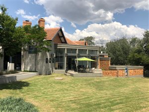 702 m² Commercial space in Bryanston