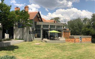 702 m² Commercial space in Bryanston