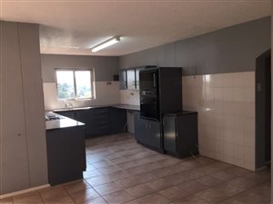 3 Bed Apartment in Sunnyside