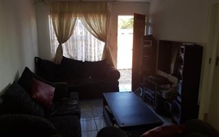 2 Bedroom Townhouse in Naturena