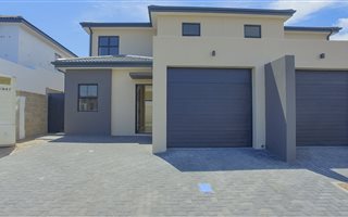 3 Bedroom House in Parklands North