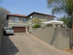 4 Bed Cluster in Maroeladal