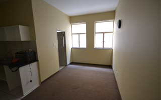 0.5 Bedroom Apartment in Germiston Central