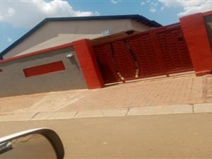 2 Bed House in Thulani