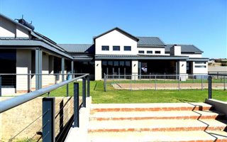 4 Bedroom House in Mooikloof Glen