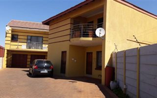 7 Bedroom House in Lenasia South