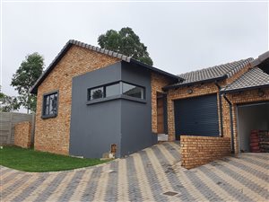3 Bed Townhouse in Witpoortjie