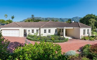 4 Bedroom House in Constantia Upper