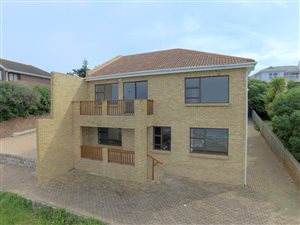 4 Bed House in Dana Bay