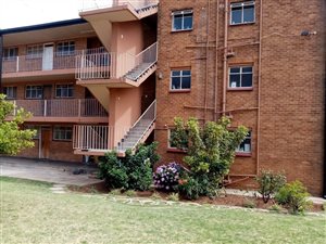 3 Bed Flat in Crown Gardens