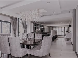 6 Bed House in Chancliff Ridge