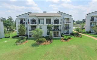 2 Bedroom Apartment in Jackal Creek Golf Estate