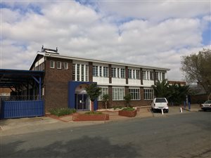 610 m² Industrial space in Benrose