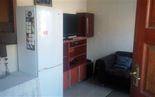 2 Bedroom House in Phoenix Industrial