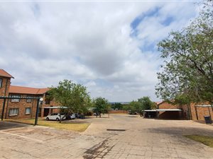 2 Bed Apartment in Rietvalleirand