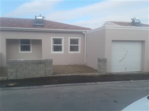 2 Bedroom Simplex in Lentegeur