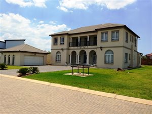 5 Bedroom House in Aqua Vista