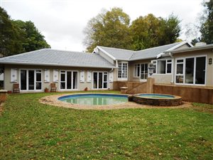 5 Bed House in Lynnwood Manor