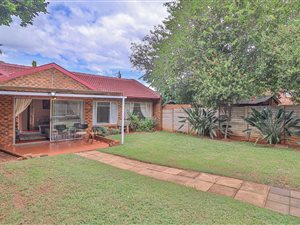 3 Bed Duet in Zwartkop