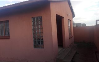 3 Bedroom House in Vosloorus South