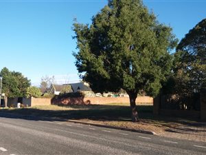 1008 m² Land available in Loerie Park