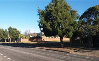 1008 m² Land available in Loerie Park