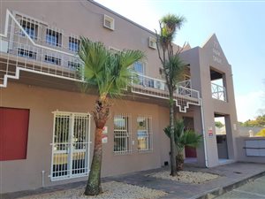 82 m² Commercial space in Northcliff