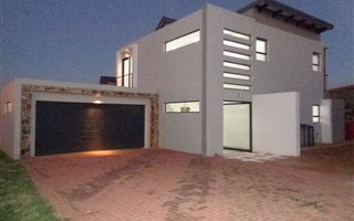 2 Bedroom House in Redstone Country Estate