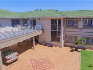6 Bedroom House in Somerset Park