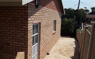 2 Bedroom Simplex in Bluff