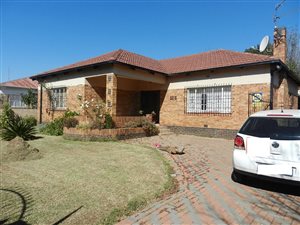 3 Bed House in Rewlatch