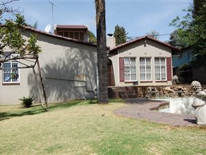 4 Bed House in Whitney Gardens