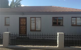 3 Bedroom Townhouse in Langenhoven Park