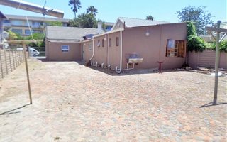 10 Bedroom House in Southernwood