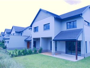 3 Bed House in Cotswold Downs Estate