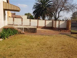 3 Bed House in Roodepoort West
