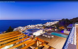 3 Bedroom Apartment in Bantry Bay