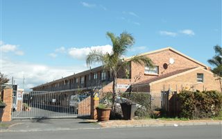 2 Bedroom Apartment in Brackenfell Central